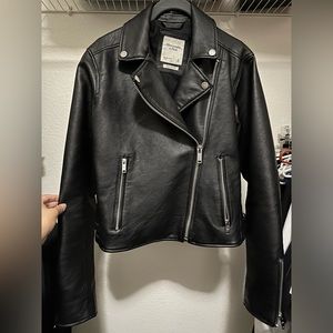 NWOT Abercrombie & Fitch Vegan Leather Moto Cropped Jacket